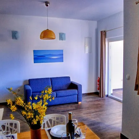 With Roofed Terrace Apartamento *